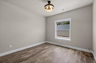 221 Skyhawk Dr, Eagle Point, OR 97524 - Photo 35