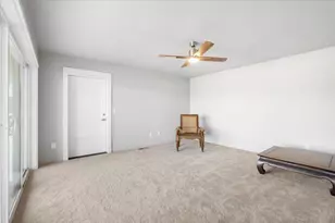 221 Skyhawk Dr, Eagle Point, OR 97524 - Photo 25