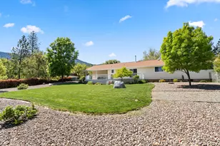 405 Crystal Dr, Grants Pass, OR 97527 - Photo 35