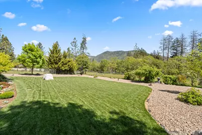 405 Crystal Drive, Grants Pass, OR 97527 - Photo 37