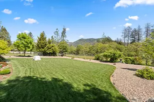 405 Crystal Dr, Grants Pass, OR 97527 - Photo 37