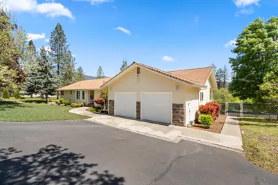 405 Crystal Drive, Grants Pass, OR 97527 - Photo 3