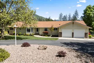 405 Crystal Dr, Grants Pass, OR 97527 - Photo 41