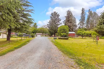 8720 Rogue River Highway, Grants Pass, OR 97527 - Photo 47