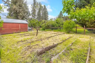 8720 Rogue River Hwy, Grants Pass, OR 97527 - Photo 45
