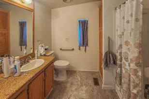 4729 S Pacific Hwy, Phoenix, OR 97535 - Photo 11