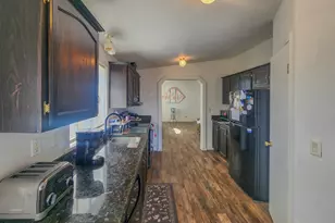 4729 S Pacific Hwy, Phoenix, OR 97535 - Photo 5