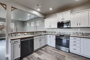 1525 SW 31st St, Redmond, OR 97756 - Photo 7
