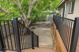 1888 NE Beacon Dr, Grants Pass, OR 97526 - Photo 23
