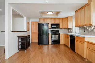 1888 NE Beacon Dr, Grants Pass, OR 97526 - Photo 9