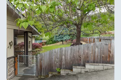 1888 NE Beacon Drive, Grants Pass, OR 97526 - Photo 39