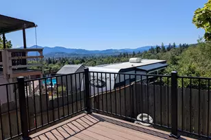 1888 NE Beacon Dr, Grants Pass, OR 97526 - Photo 21