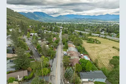 1888 NE Beacon Drive, Grants Pass, OR 97526 - Photo 45