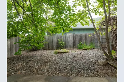 1888 NE Beacon Drive, Grants Pass, OR 97526 - Photo 27
