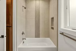 4090 Crystal Springs Dr, Medford, OR 97504 - Photo 23