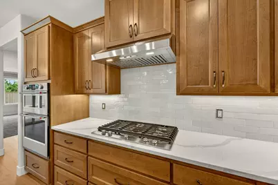 4090 Crystal Springs Drive, Medford, OR 97504 - Photo 11