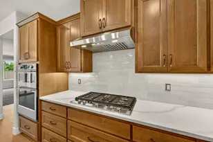 4090 Crystal Springs Dr, Medford, OR 97504 - Photo 11