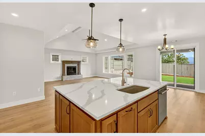 4090 Crystal Springs Drive, Medford, OR 97504 - Photo 13