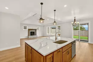 4090 Crystal Springs Dr, Medford, OR 97504 - Photo 13