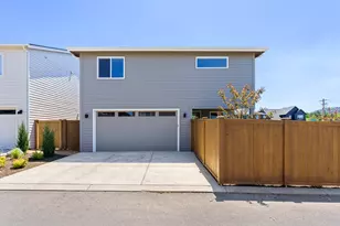 21134 NE Beall Dr, Bend, OR 97701 - Photo 33