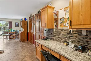 1551 SW Parkway Dr, Redmond, OR 97756 - Photo 9
