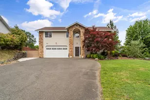 1553 Panoramic Loop, Grants Pass, OR 97527 - Photo 49