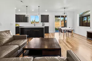 60903 SE Epic Pl, Bend, OR 97702 - Photo 11