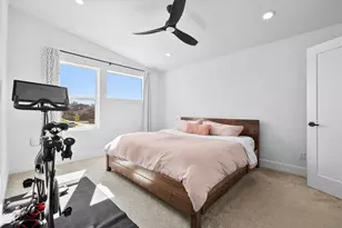 60903 SE Epic Pl, Bend, OR 97702 - Photo 23