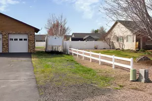 580 C Ave, Terrebonne, OR 97760 - Photo 17