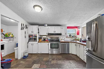 14305 Meadowbrook Court, Klamath Falls, OR 97601 - Photo 9