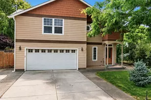 107 N 1st St, Talent, OR 97540 - Photo 3