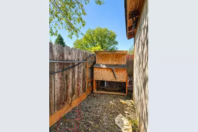 107 N 1st Street, Talent, OR 97540 - Photo 37