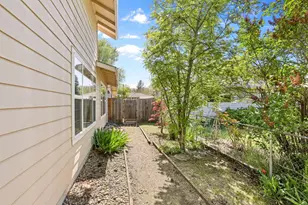 107 N 1st St, Talent, OR 97540 - Photo 35