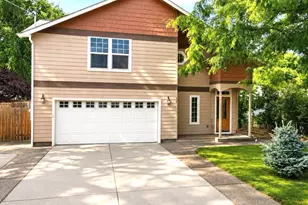 107 N 1st St, Talent, OR 97540 - Photo 37