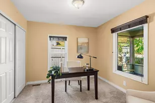 915 NW D St, Grants Pass, OR 97526 - Photo 13