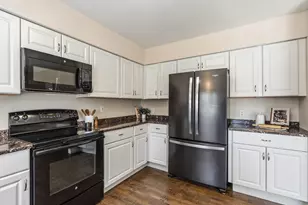 915 NW D St, Grants Pass, OR 97526 - Photo 9