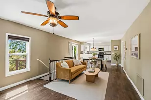 915 NW D St, Grants Pass, OR 97526 - Photo 5