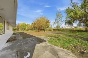 5156 Peace Ln, Central Point, OR 97502 - Photo 23