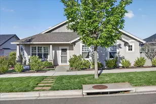 1112 Stanford Ave, Medford, OR 97504 - Photo 3