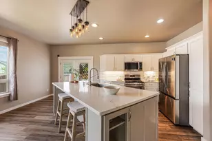 2228 NW 22nd St, Redmond, OR 97756 - Photo 5