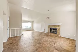 3244 SW 34th St, Redmond, OR 97756 - Photo 3