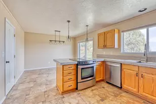 3244 SW 34th St, Redmond, OR 97756 - Photo 7