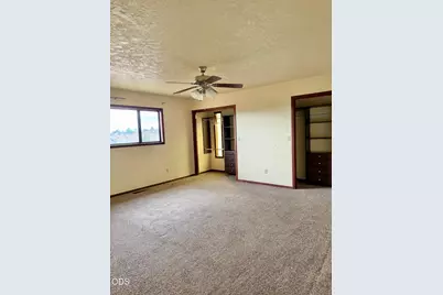 950 E B Street, Madras, OR 97741 - Photo 19