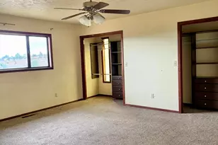 950 E B St, Madras, OR 97741 - Photo 19