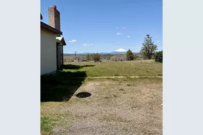 950 E B Street, Madras, OR 97741 - Photo 5