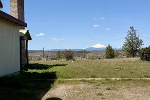 950 E B St, Madras, OR 97741 - Photo 5