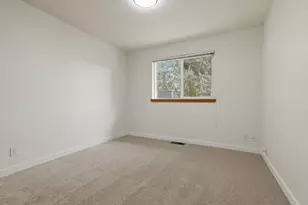 3097 NE Barrington Ct, Bend, OR 97701 - Photo 13
