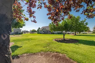 333 NE Knickerbocker Ave, Redmond, OR 97756 - Photo 5
