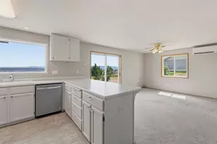 1917 NE Squire Dr, Madras, OR 97741 - Photo 11