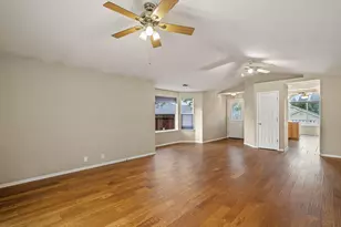 231 SE Independence Dr, Grants Pass, OR 97527 - Photo 7